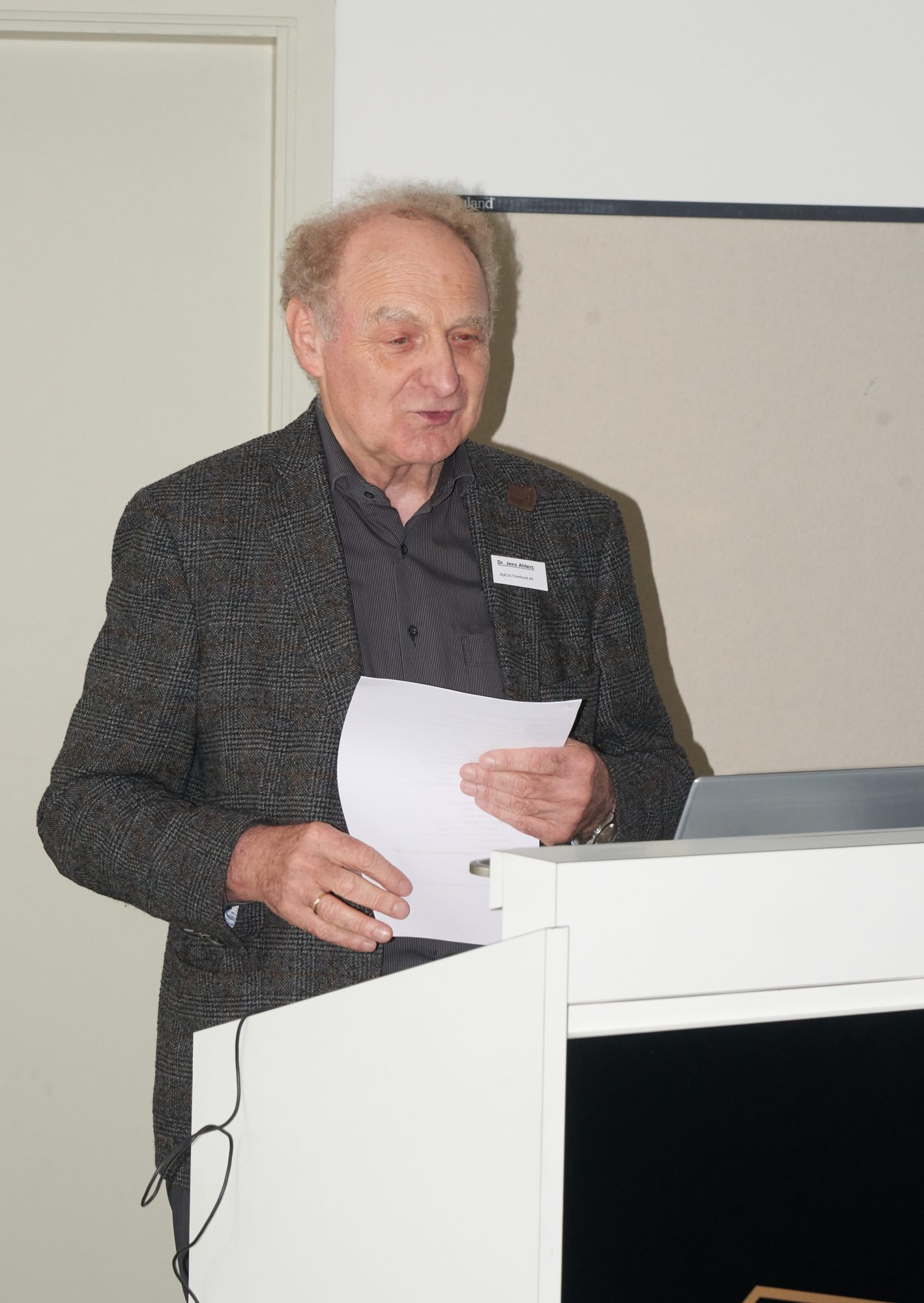 Dr. Jens Ahlers ist alter und neuer Vorsitzender des Vorstands